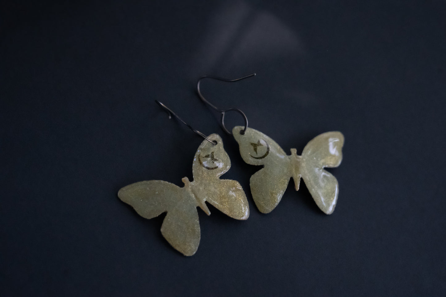 Antique Brown Glittery Sage Magnolia